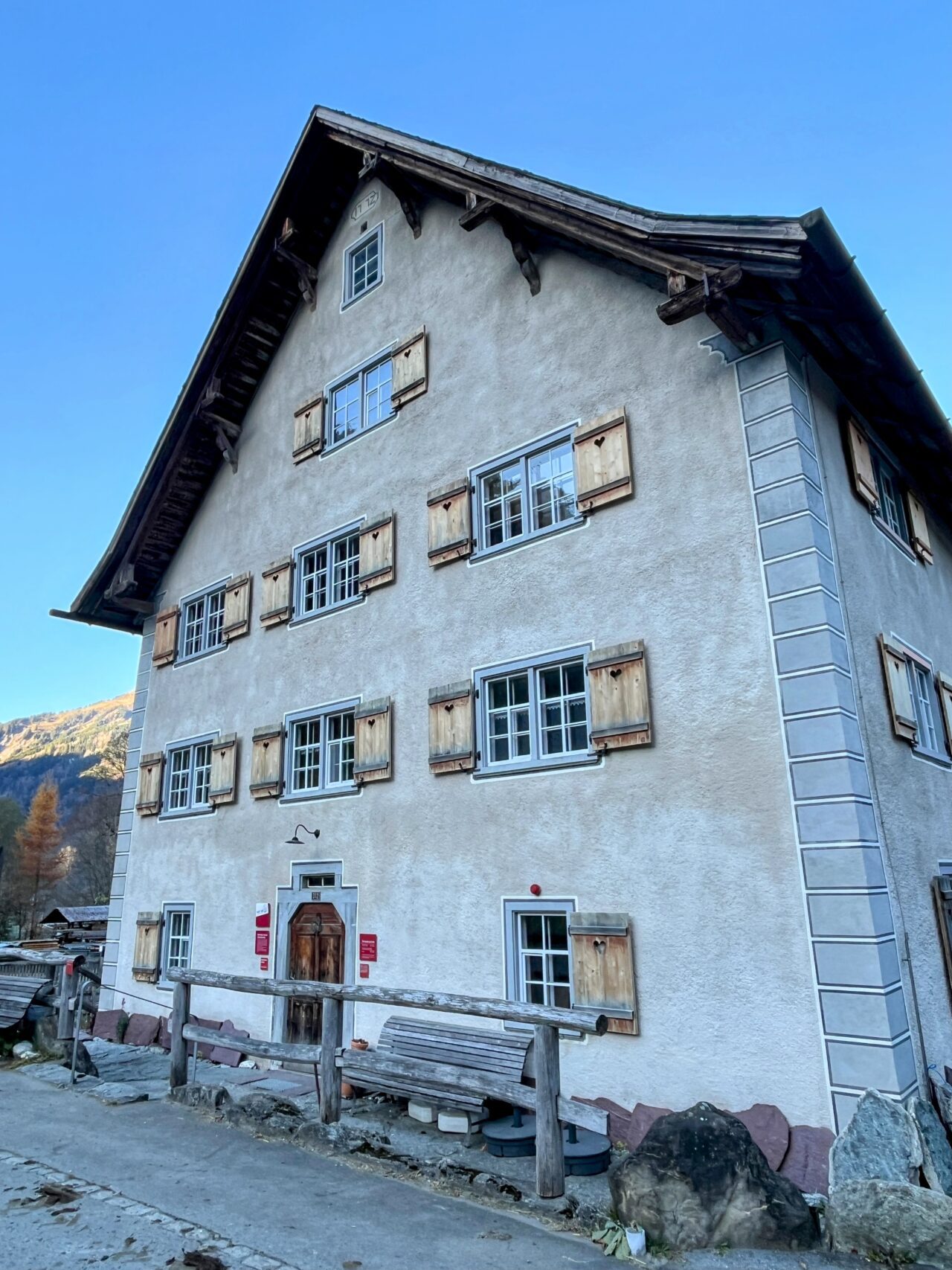 wanderung_weisstannen_batoeni_wasserfall_arena_