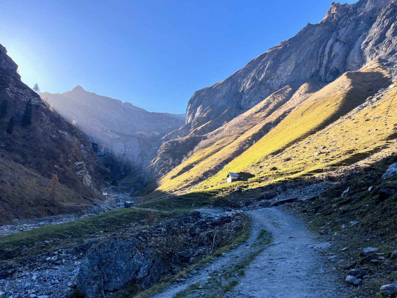 wanderung_weisstannen_batoeni_wasserfall_arena_