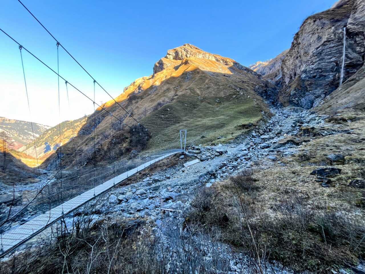 wanderung_weisstannen_batoeni_wasserfall_arena_