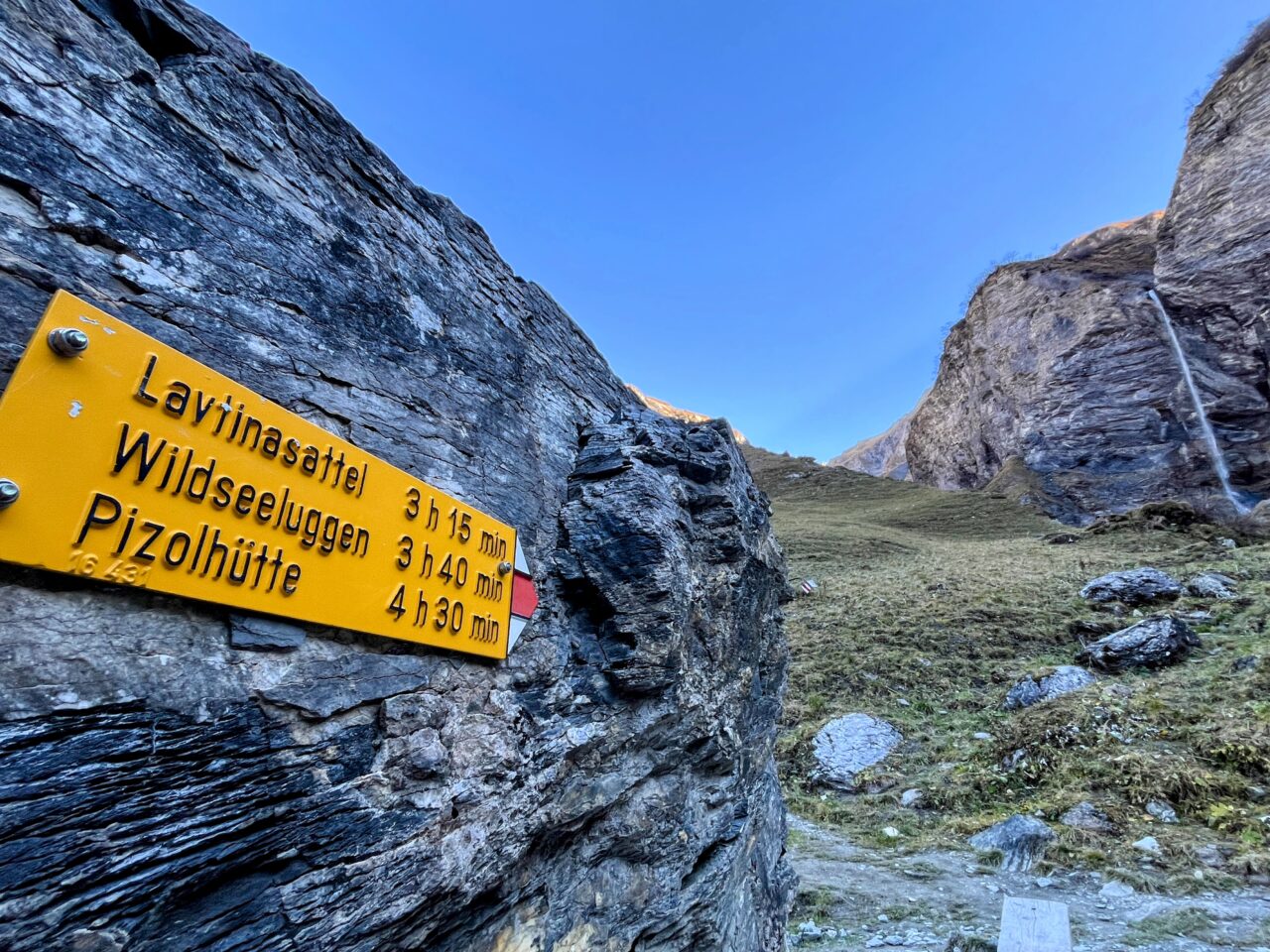 wanderung_weisstannen_batoeni_wasserfall_arena_