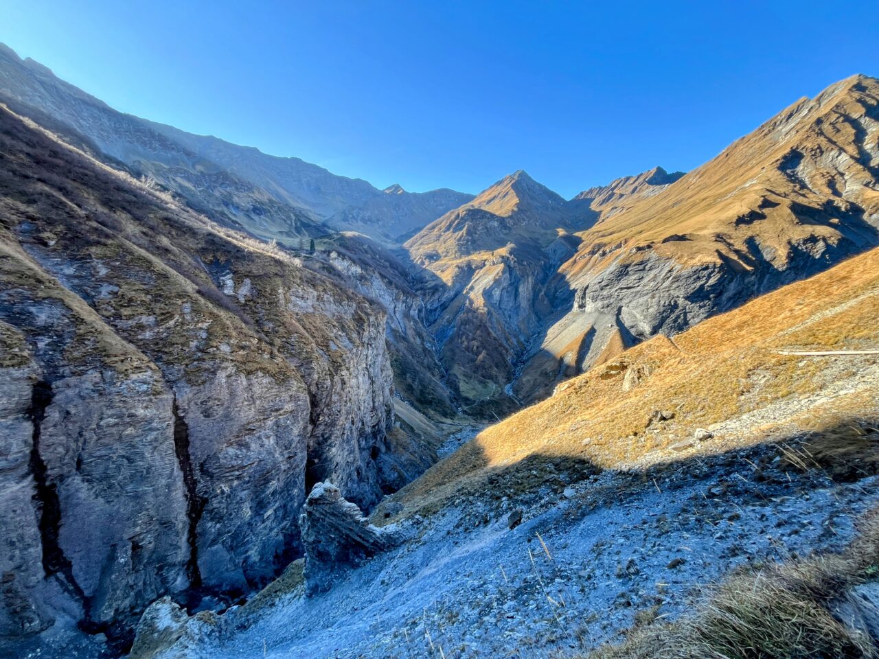 wanderung_weisstannen_batoeni_wasserfall_arena_