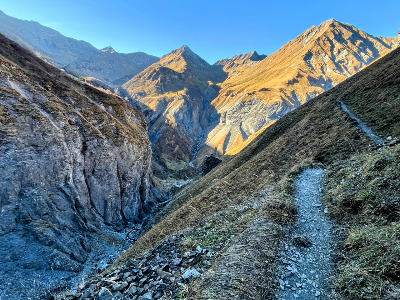 wanderung_weisstannen_batoeni_wasserfall_arena_