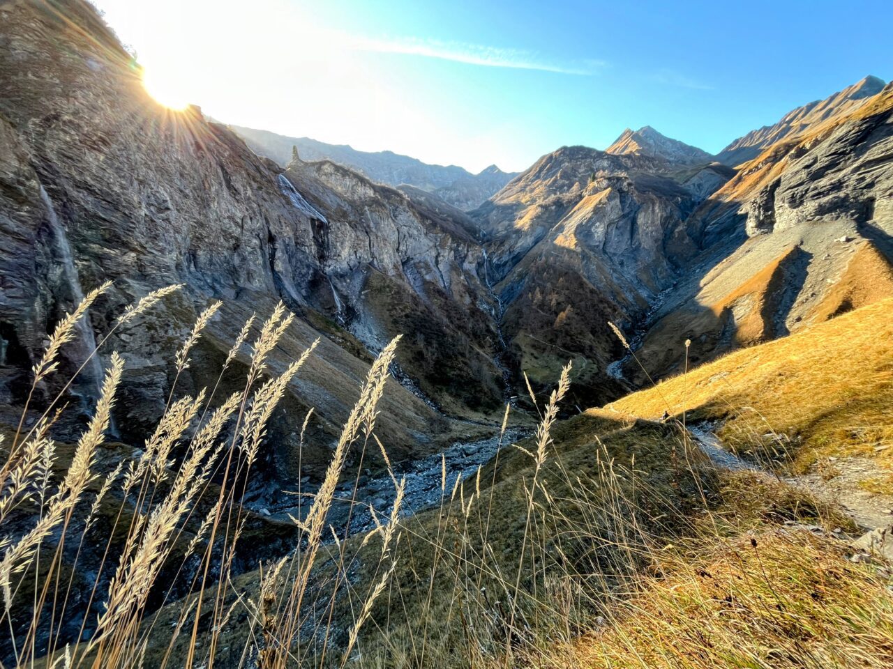 wanderung_weisstannen_batoeni_wasserfall_arena_