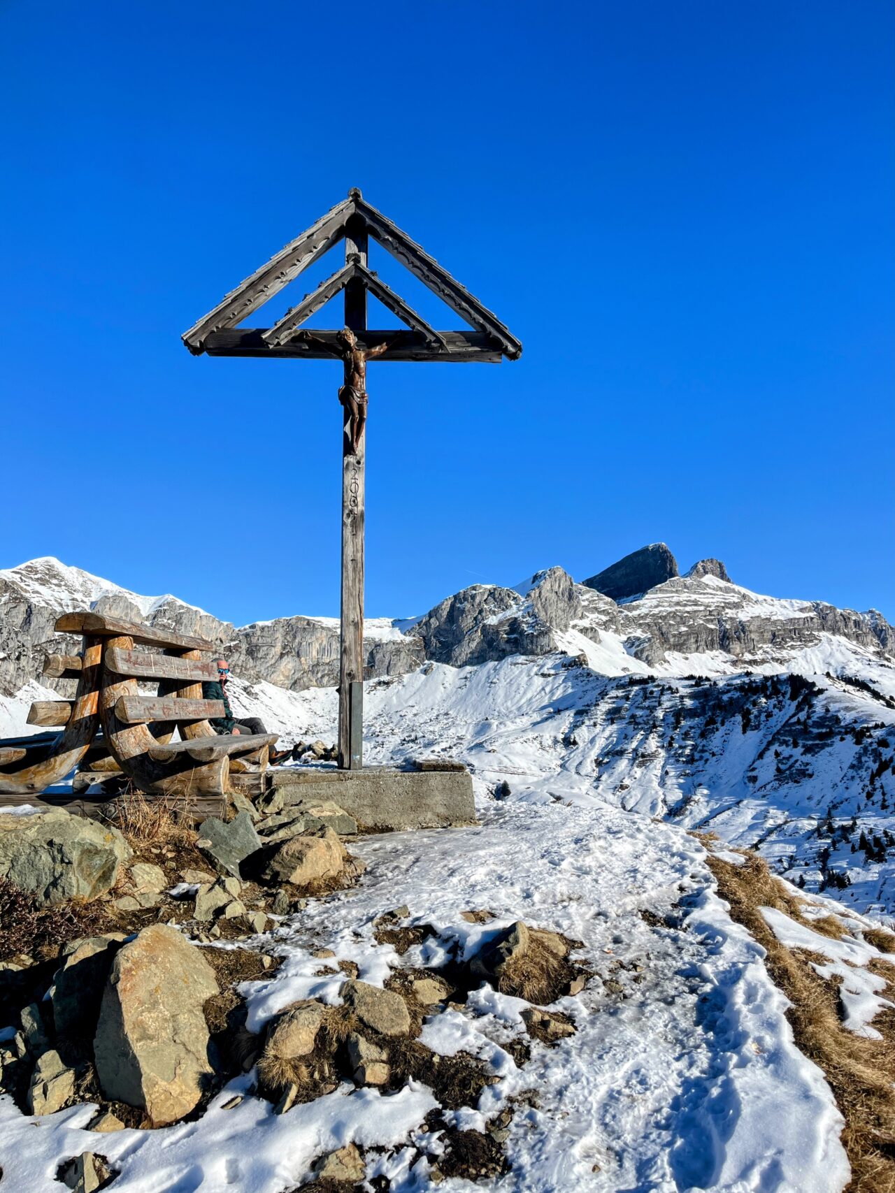 Schneeschuhe_winterwandern_eggberge_hueenderegg_ratzi_